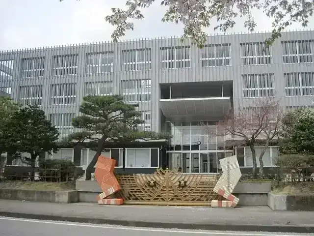 富山県立高岡工芸高等学校
