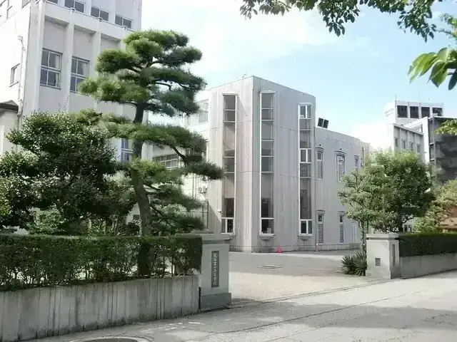 龍谷富山高等学校