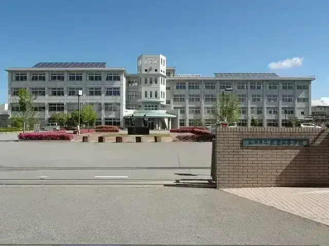 山梨県立巨摩高等学校
