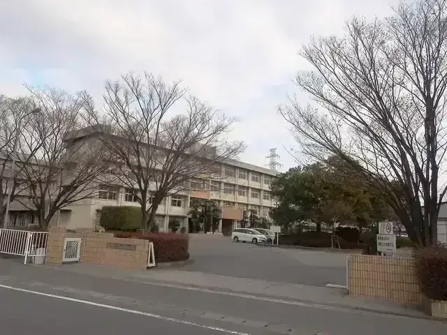 山梨県立白根高等学校