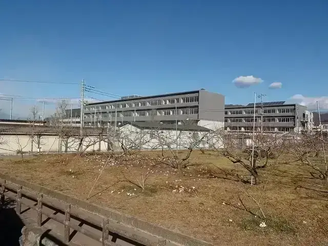 山梨県立笛吹高等学校