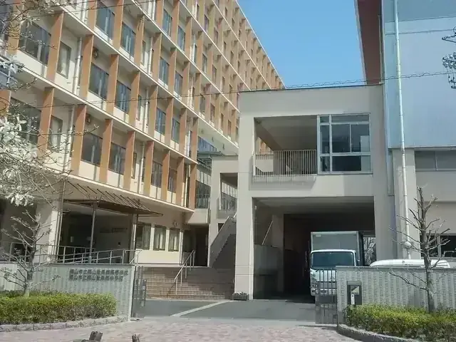 岡山市立岡山後楽館高等学校