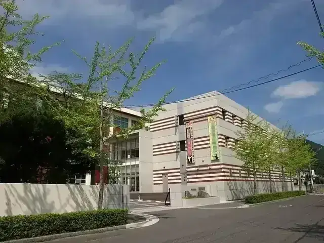 呉港高等学校