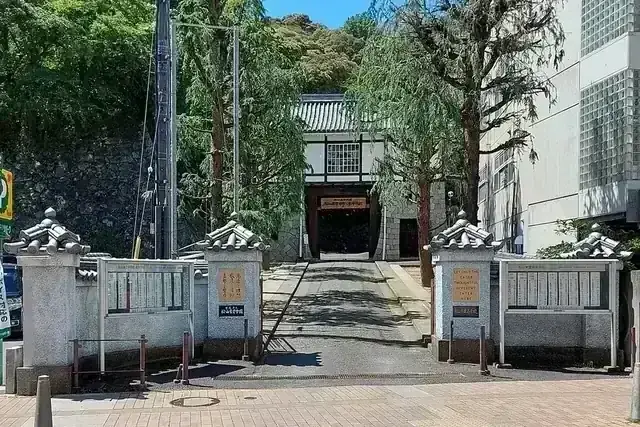 松山東雲高等学校