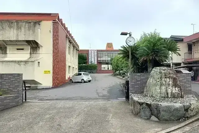 松山聖陵高等学校