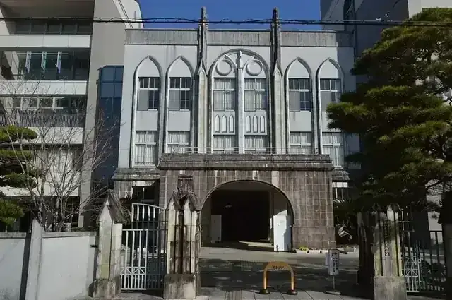 高知県立高知小津高等学校